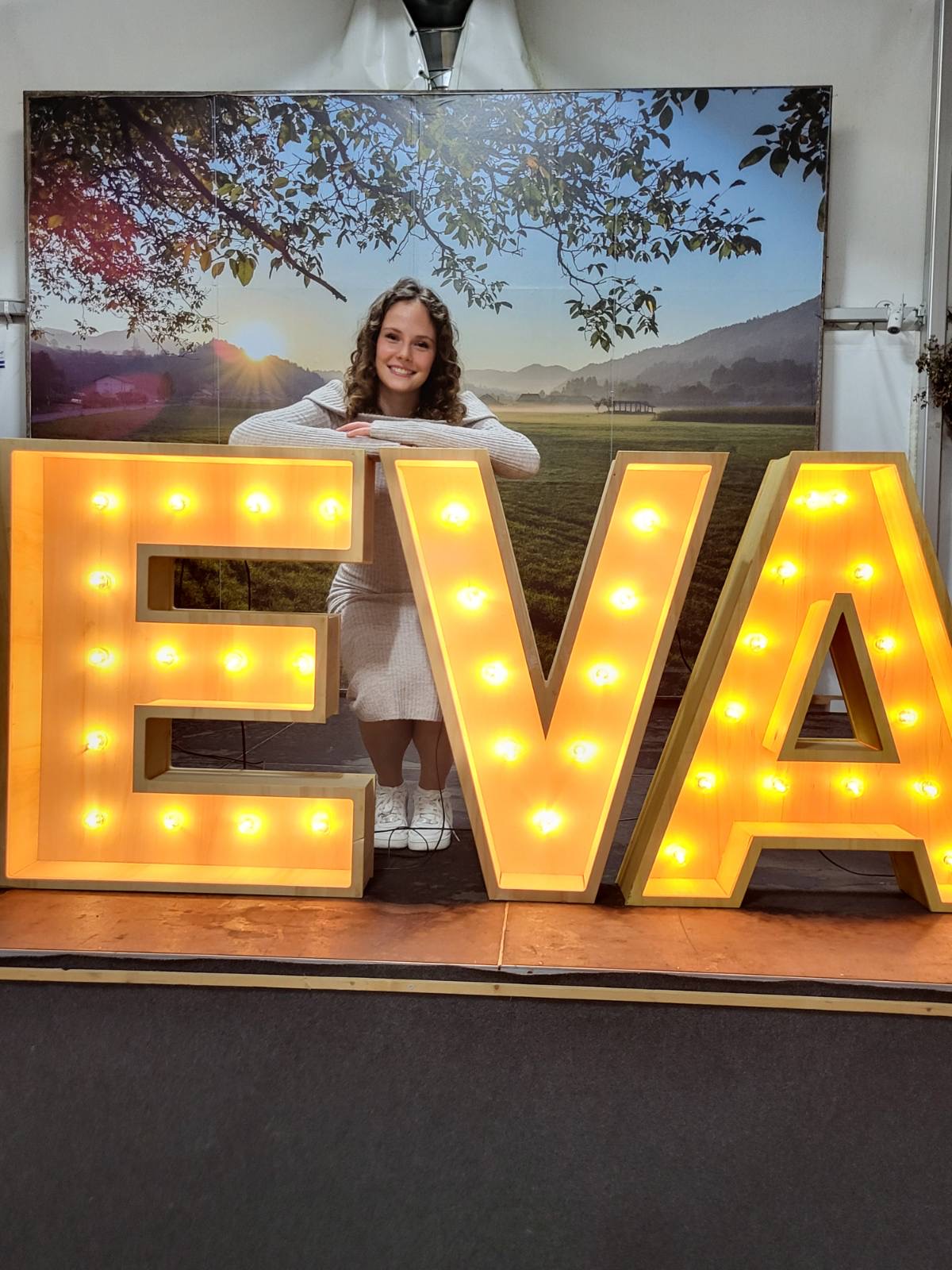 EVA svetleče črke